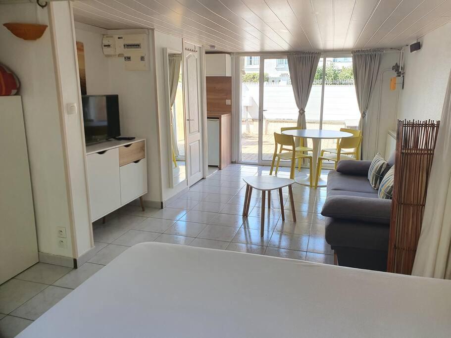 Logement Amboise Centre Avec Terrasse Privee Екстер'єр фото