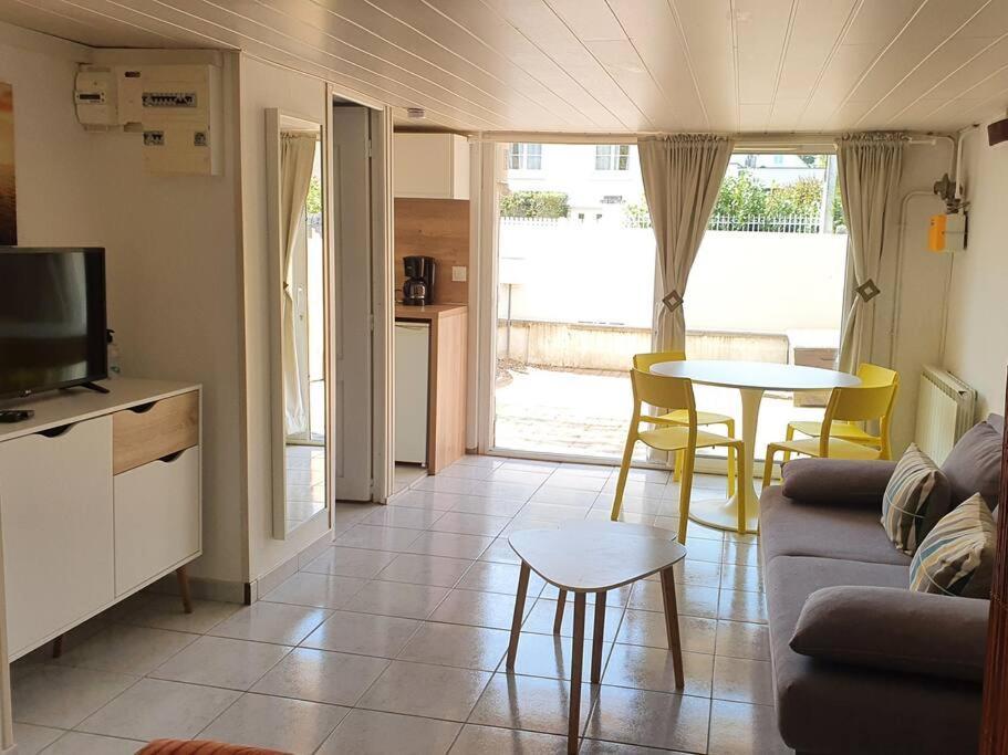 Logement Amboise Centre Avec Terrasse Privee Екстер'єр фото